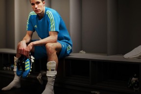 乐鱼官网介绍-3-1！曼联旧将爆杆独造12球 近4轮第二胜 11.1亿卫冕冠军重返前二，曼联阵型2021